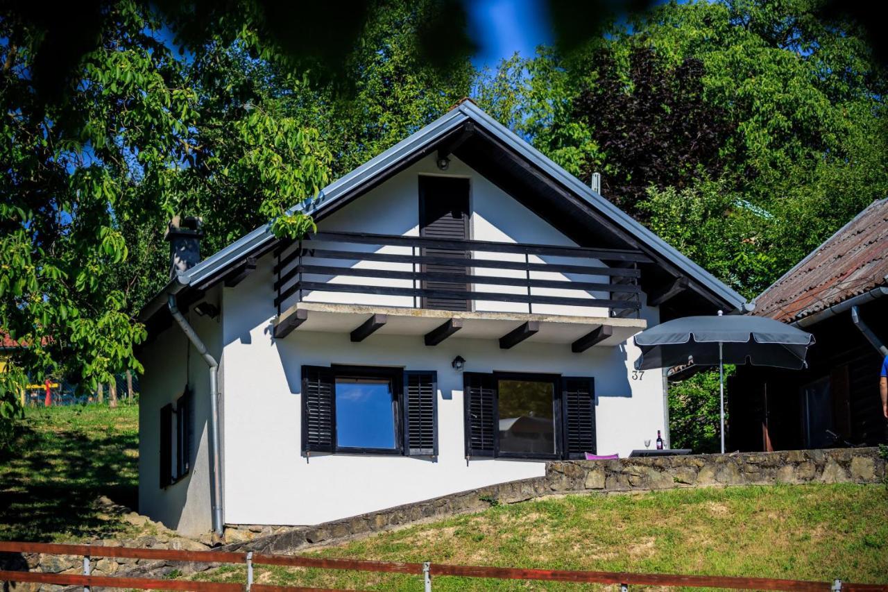 Kuca Za Odmor, Ferienhaus, Holiday Home Rugas Orahovica Eksteriør bilde